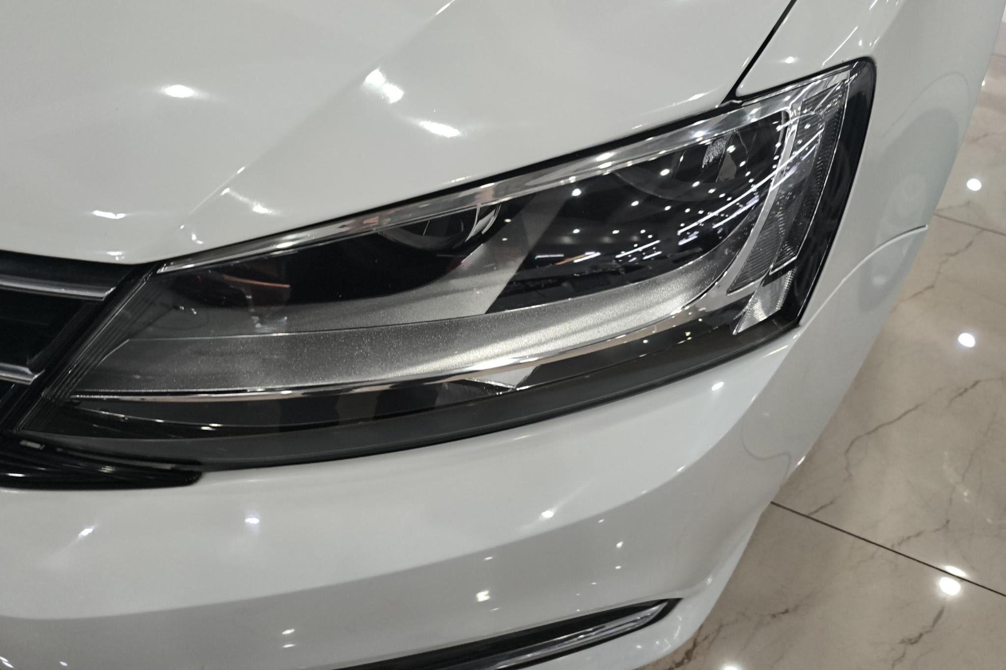 Volkswagen Sagitar 2015 230TSI AT Comfort