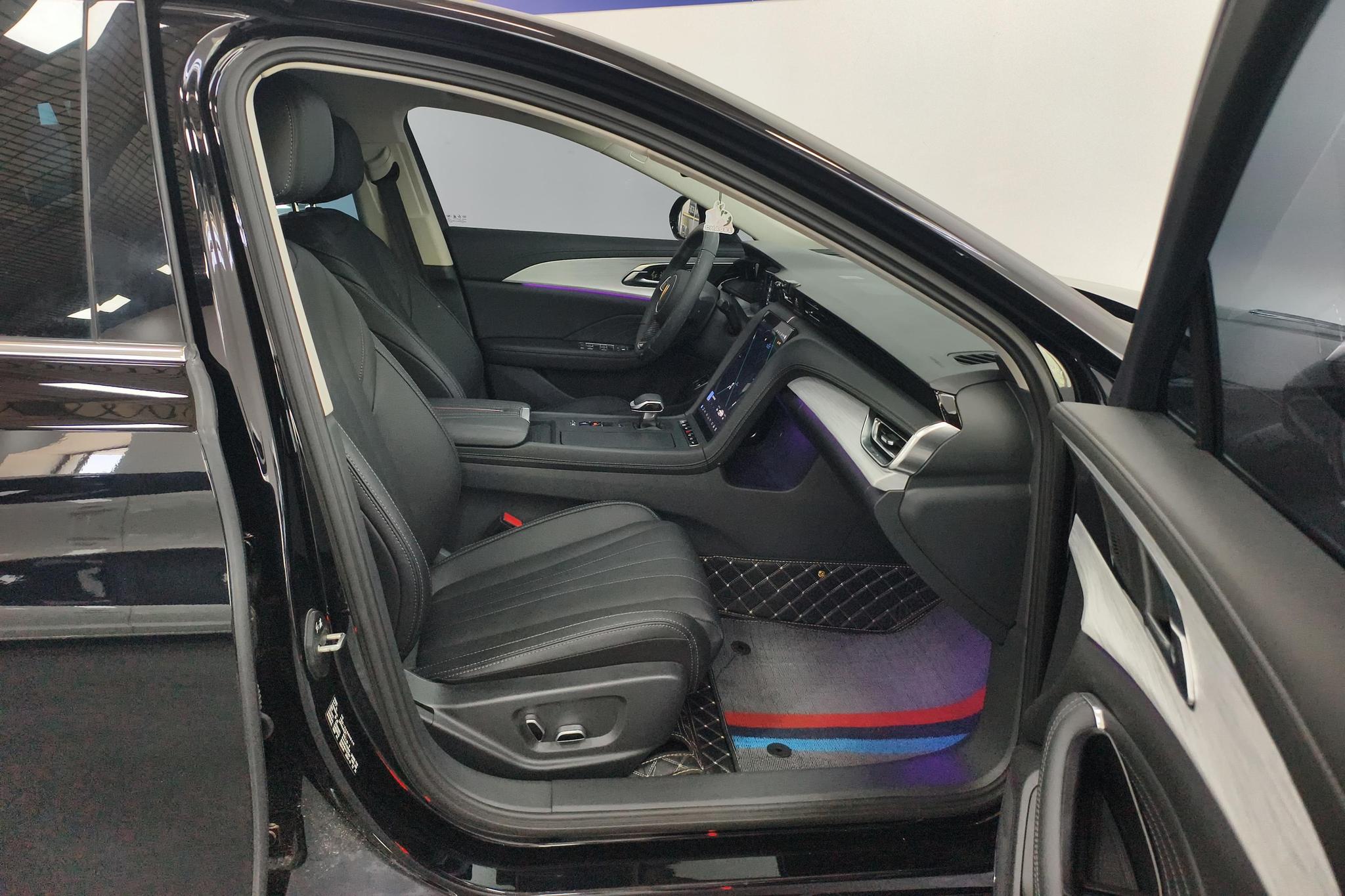 Hongqi H5 2025 2.0T AT