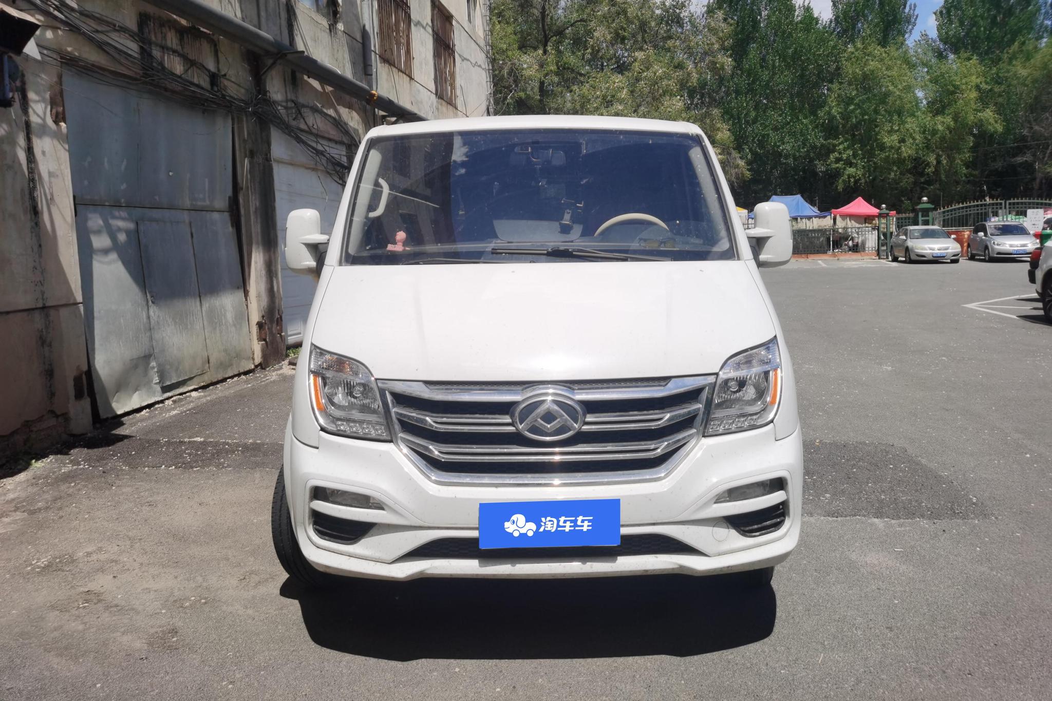 Maxus V80 2023 PLUS 2.0T AMT 5/6 мест