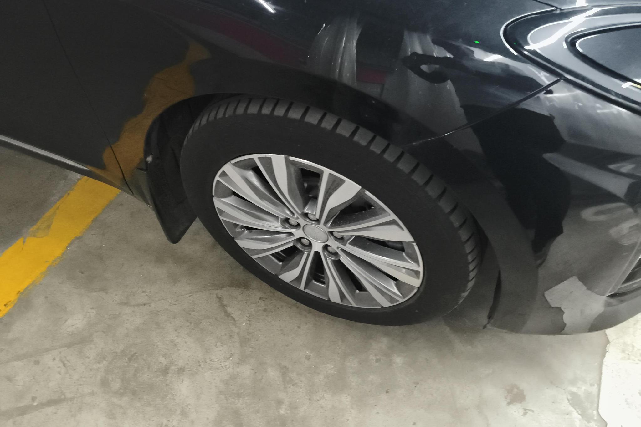 Hongqi E-QM5 2023 620KM PLUS