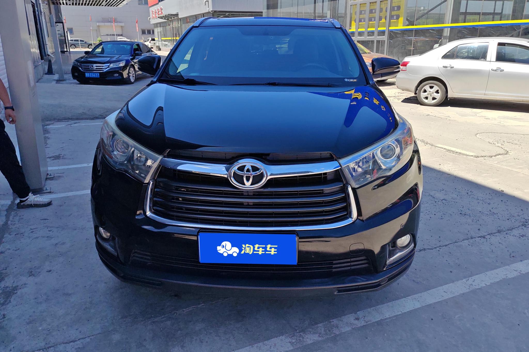 Toyota Highlander 2017 2.0T Luxury 7 мест