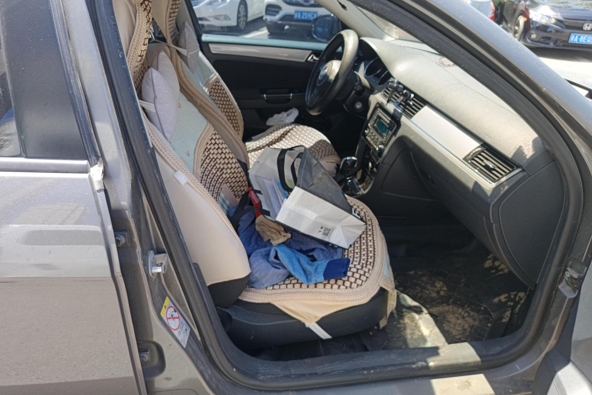 Volkswagen Bora 2013 1.6L AT Comfort