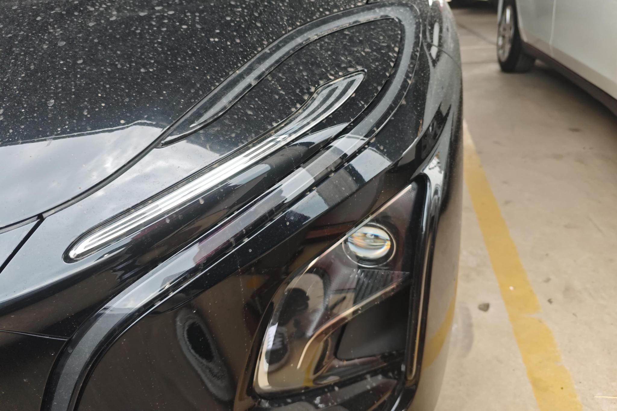 Hongqi E-QM5