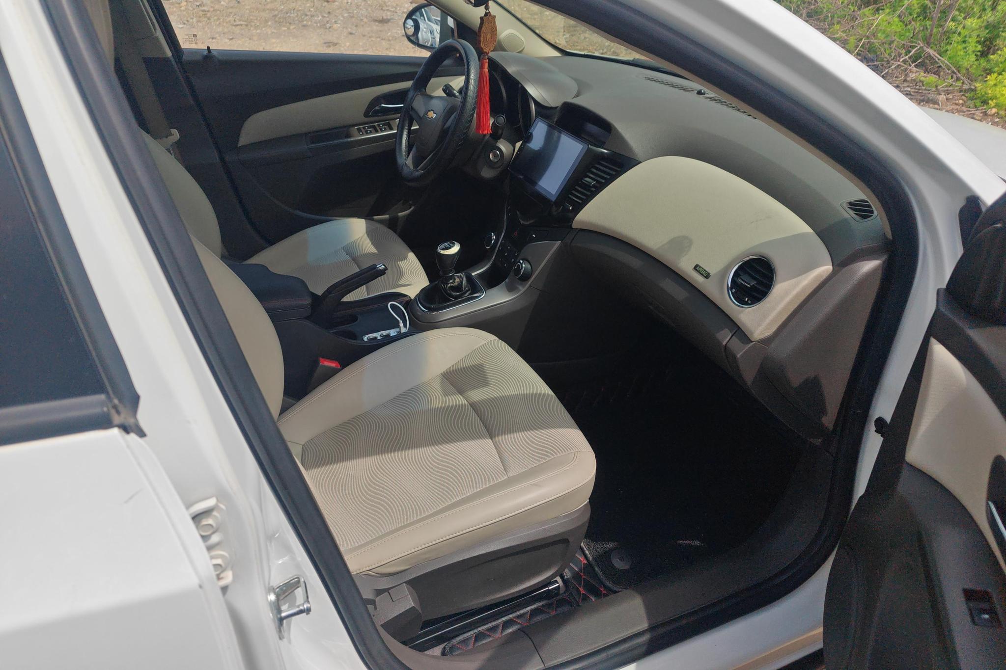 Chevrolet Cruze 2015 1.5L SE MT
