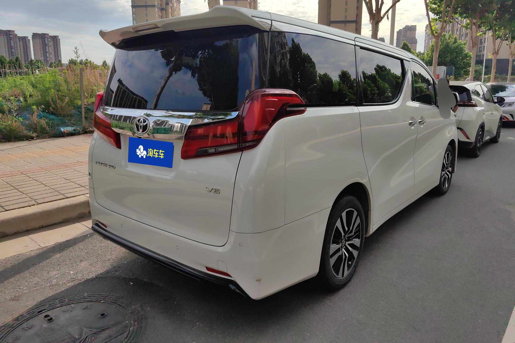 Toyota Alphard 2018 3.5L Luxury