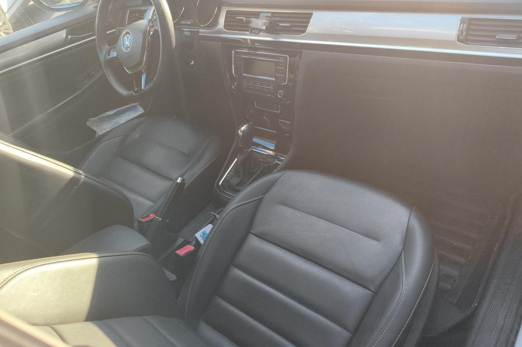Volkswagen Bora 2016 1.6L AT Luxury