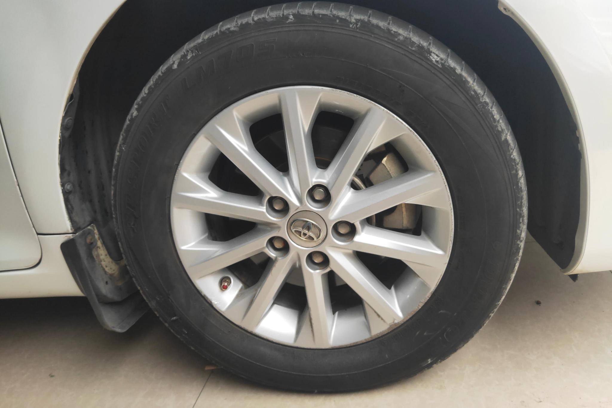Toyota Camry 2015 2.0G Luxury