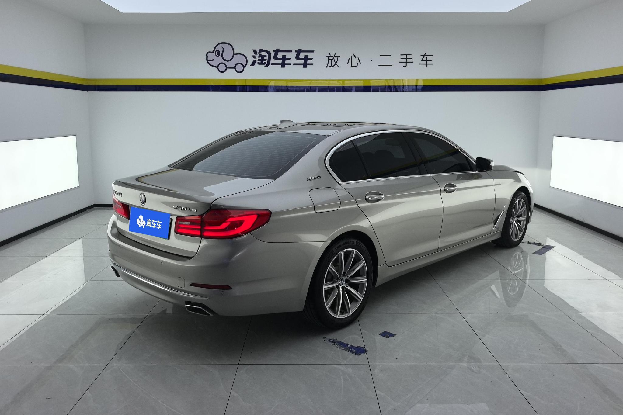 BMW 5 серииPHEV 5 PHEV 2018 530Le Luxury