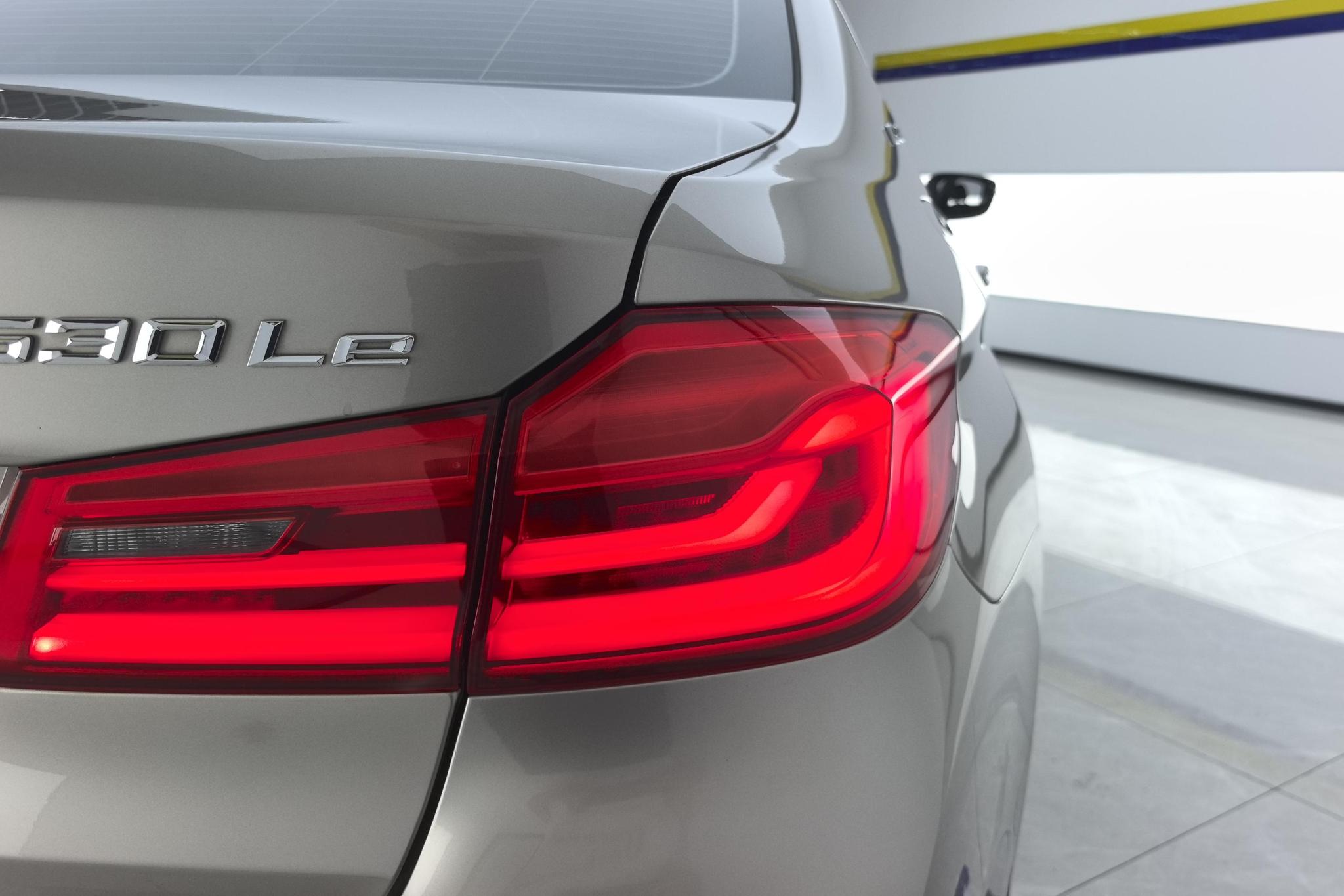 BMW 5 серииPHEV 5 PHEV 2018 530Le Luxury