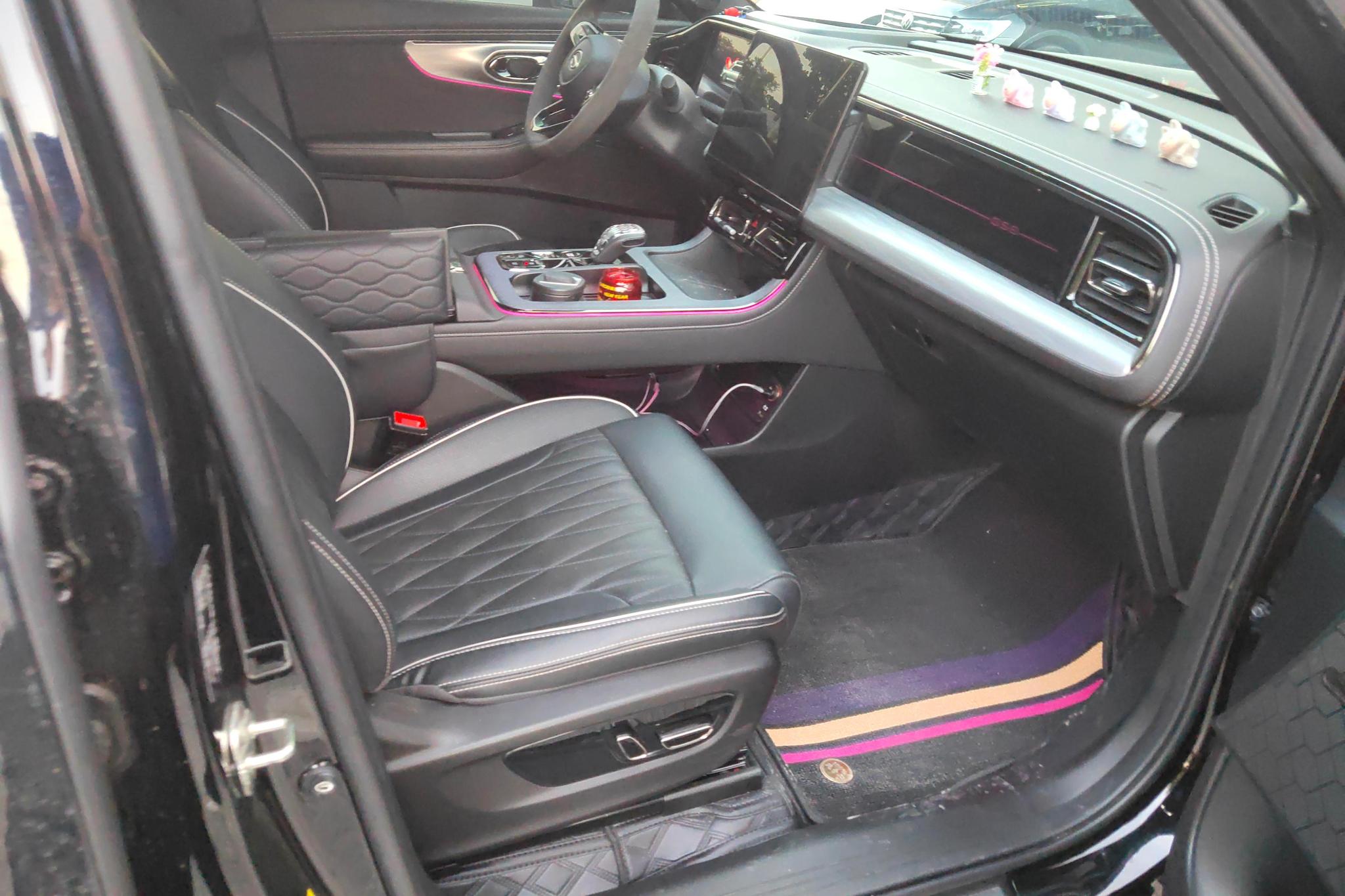 GAC GS8 2022 2.0TM Luxury 7 мест