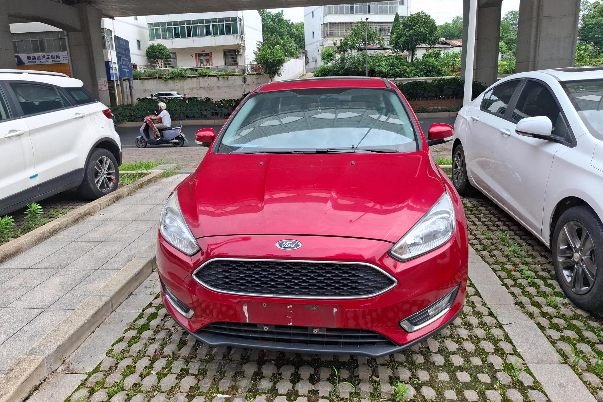 Ford Focus 2015 1.6L AT