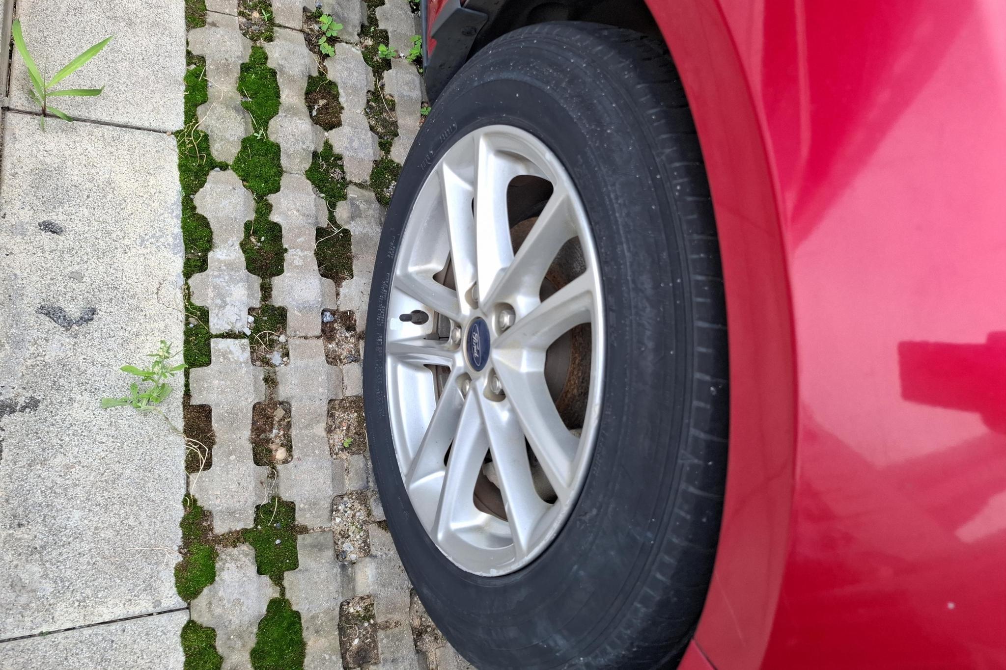 Ford Focus 2015 1.6L AT