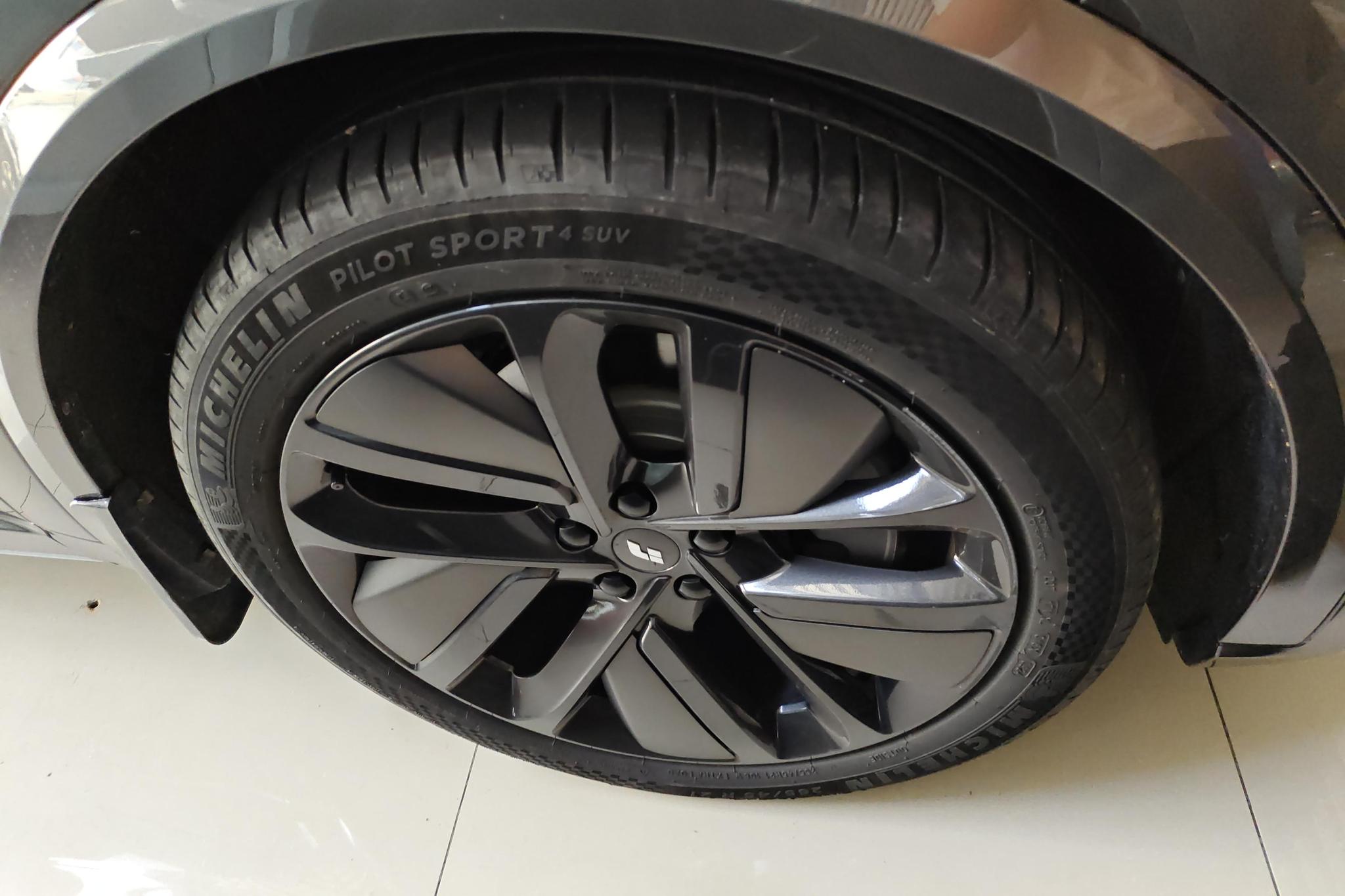Li Auto L8 2023 Pro
