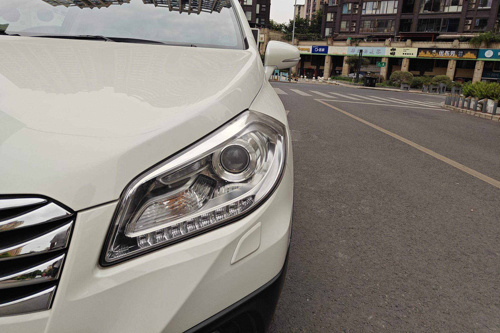 Suzuki S-Cross 2015 1.6L CVT Elite