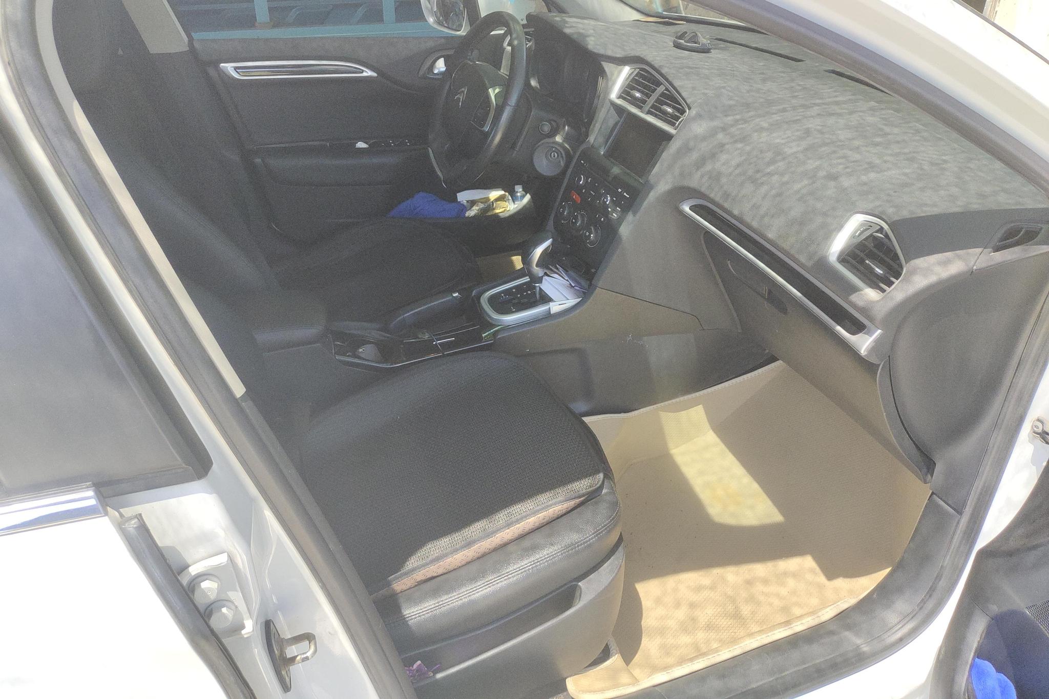 Citroen C4L 2015 1.2T AT Luxury