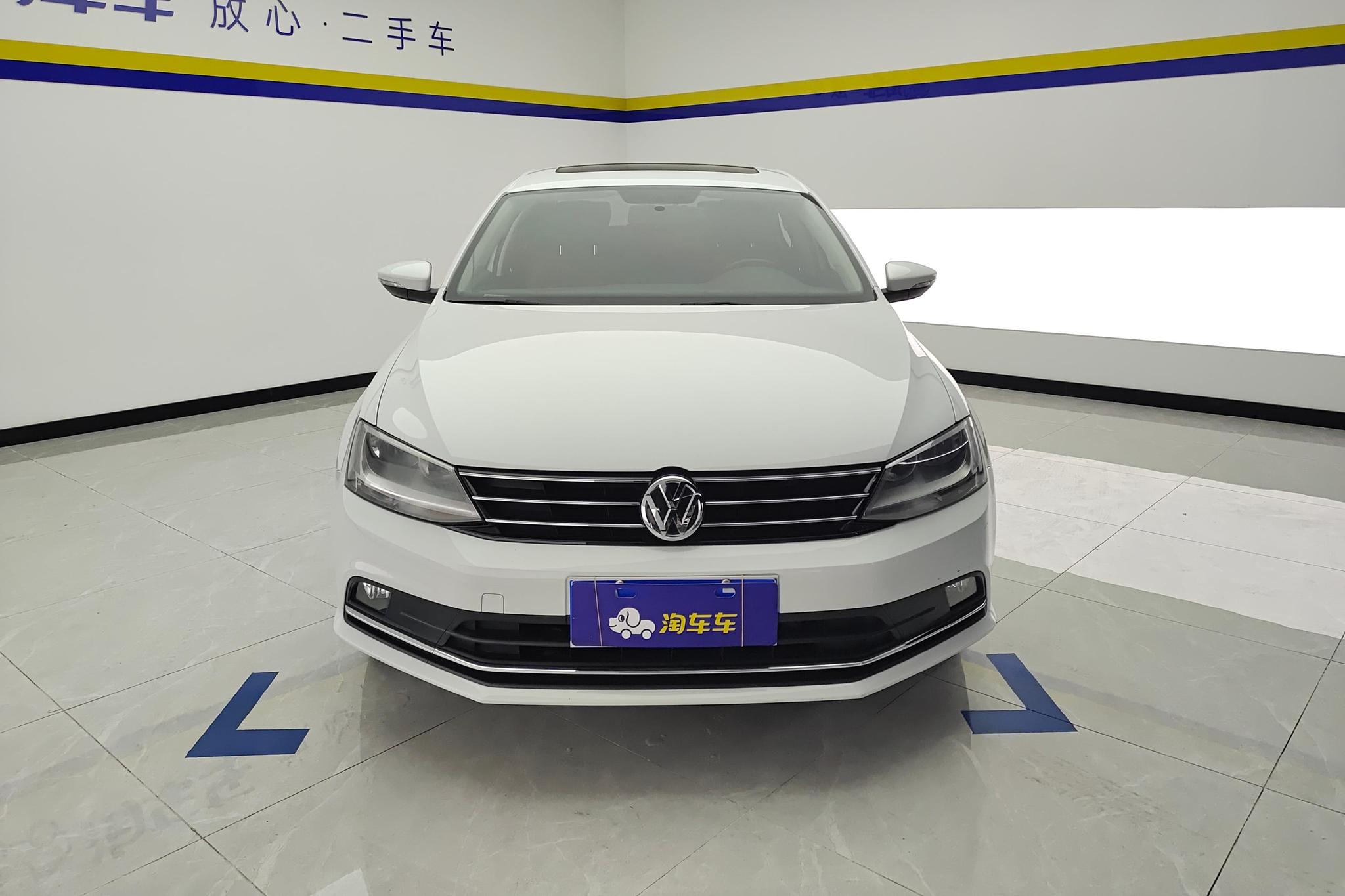 Volkswagen Sagitar 2015 1.6L AT Comfort