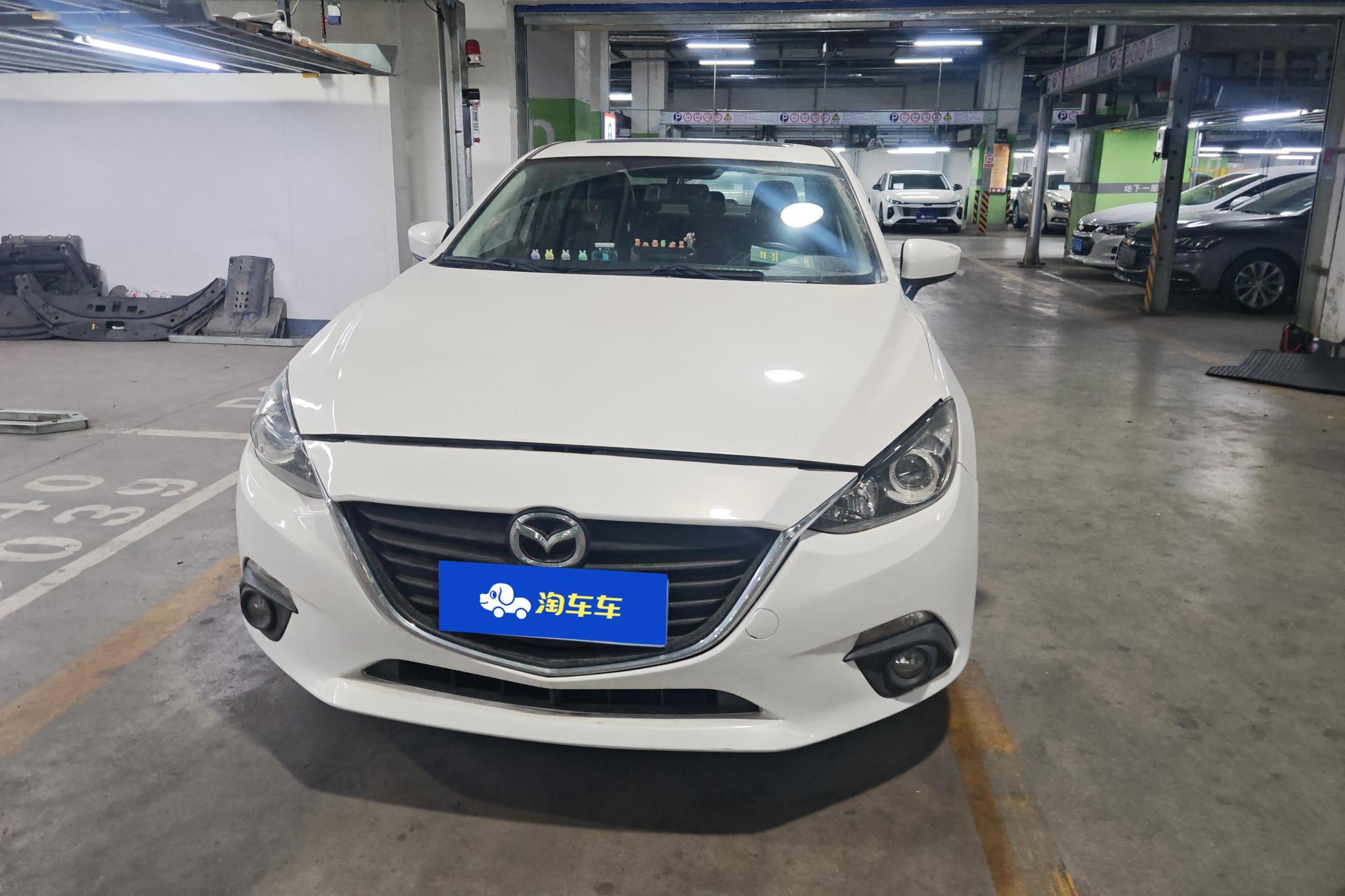 Mazda Mazda3 3 2016 1.5L AT Luxury
