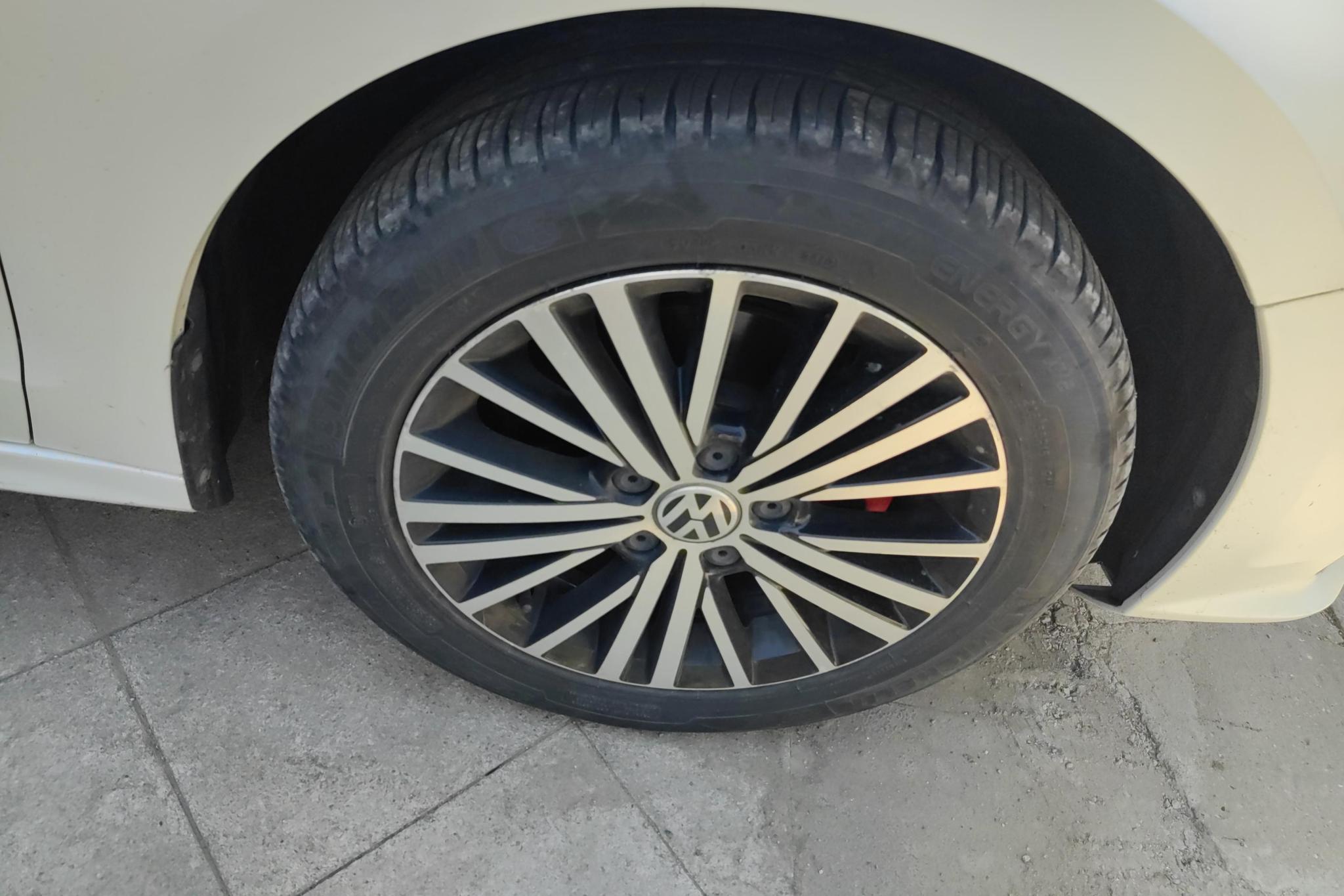 Volkswagen Sagitar 2017 230TSI AT Luxury