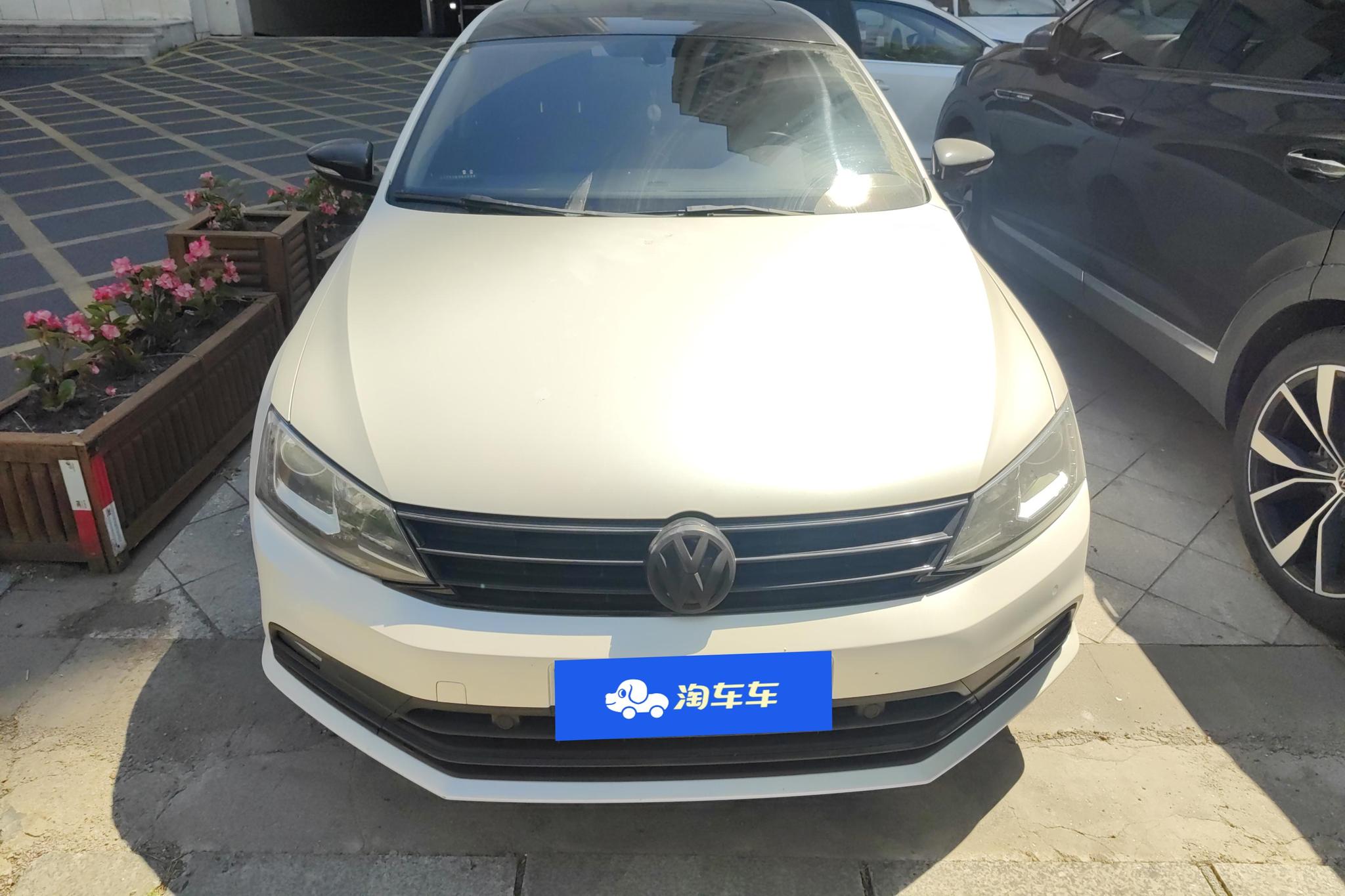 Volkswagen Sagitar 2017 230TSI AT Luxury