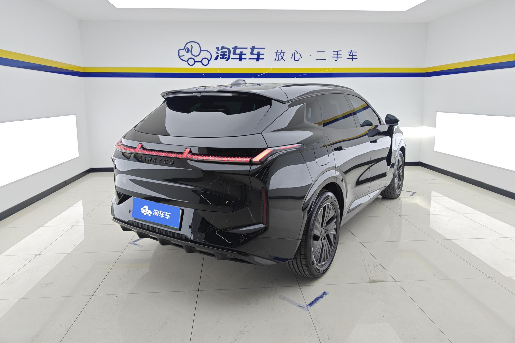 Lynk & Co 08 EM-P 2025 120 Pro