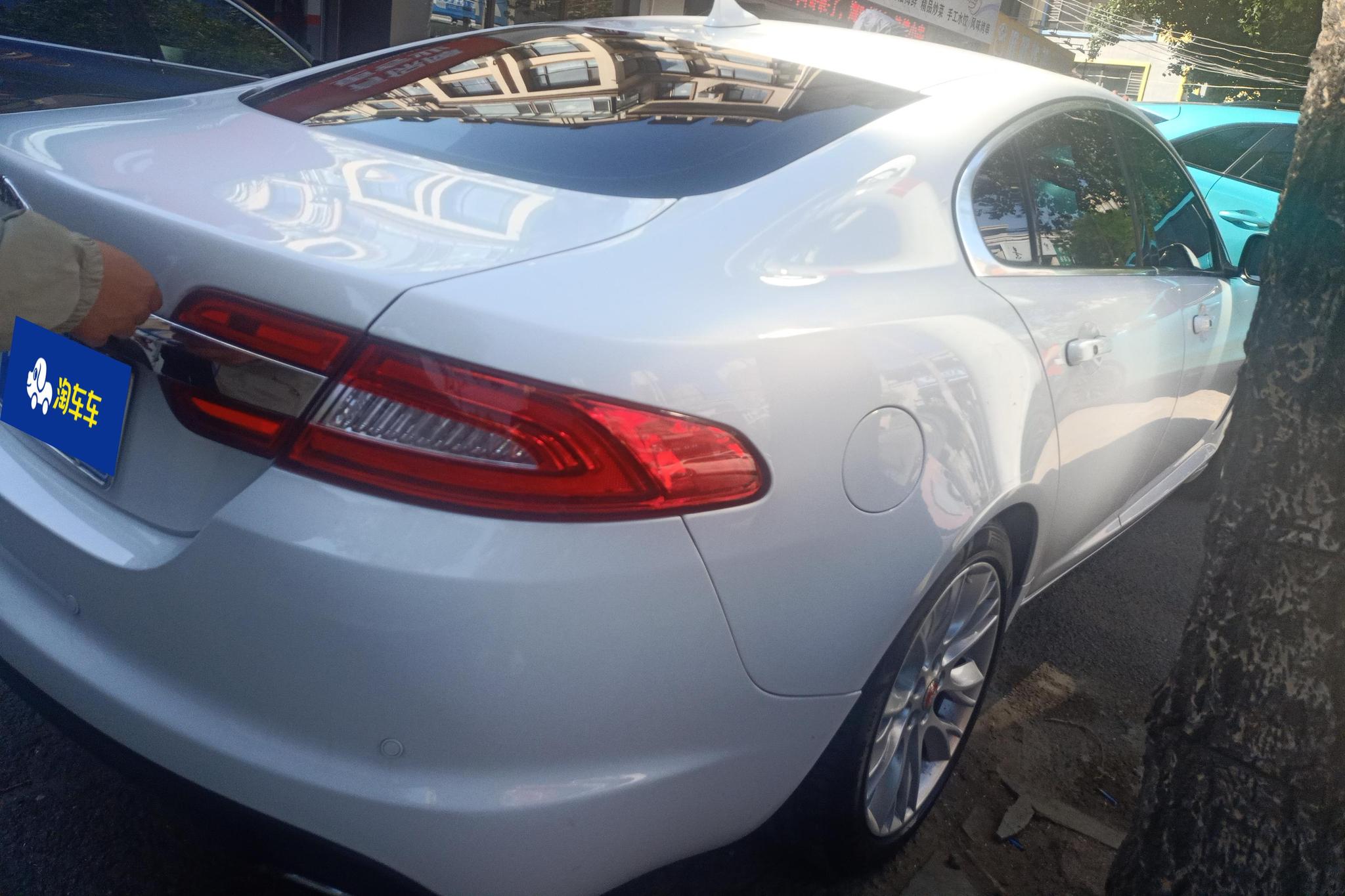 Jaguar XF 2014 XF 2.0T Luxury