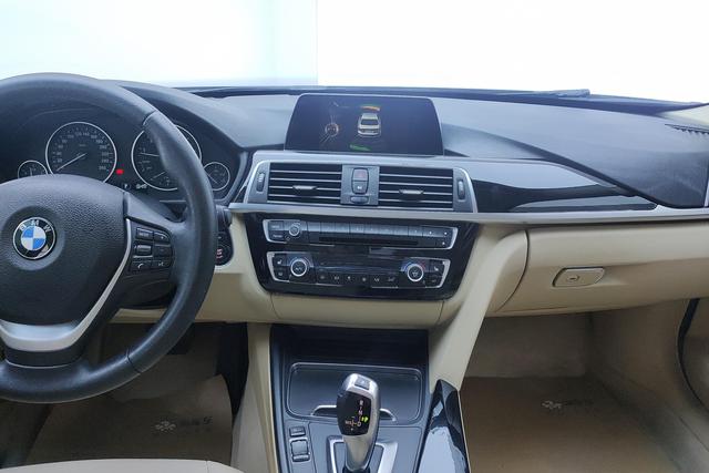 BMW 3 Series 2016 — фото 10