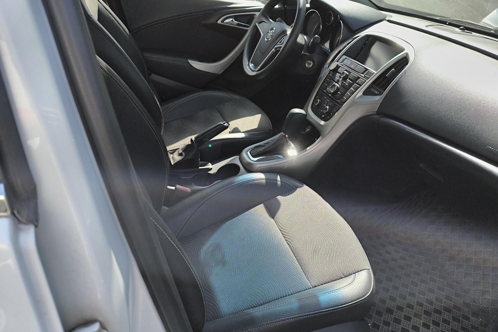 Buick Excelle 2012 XT 1.6L AT Fashion