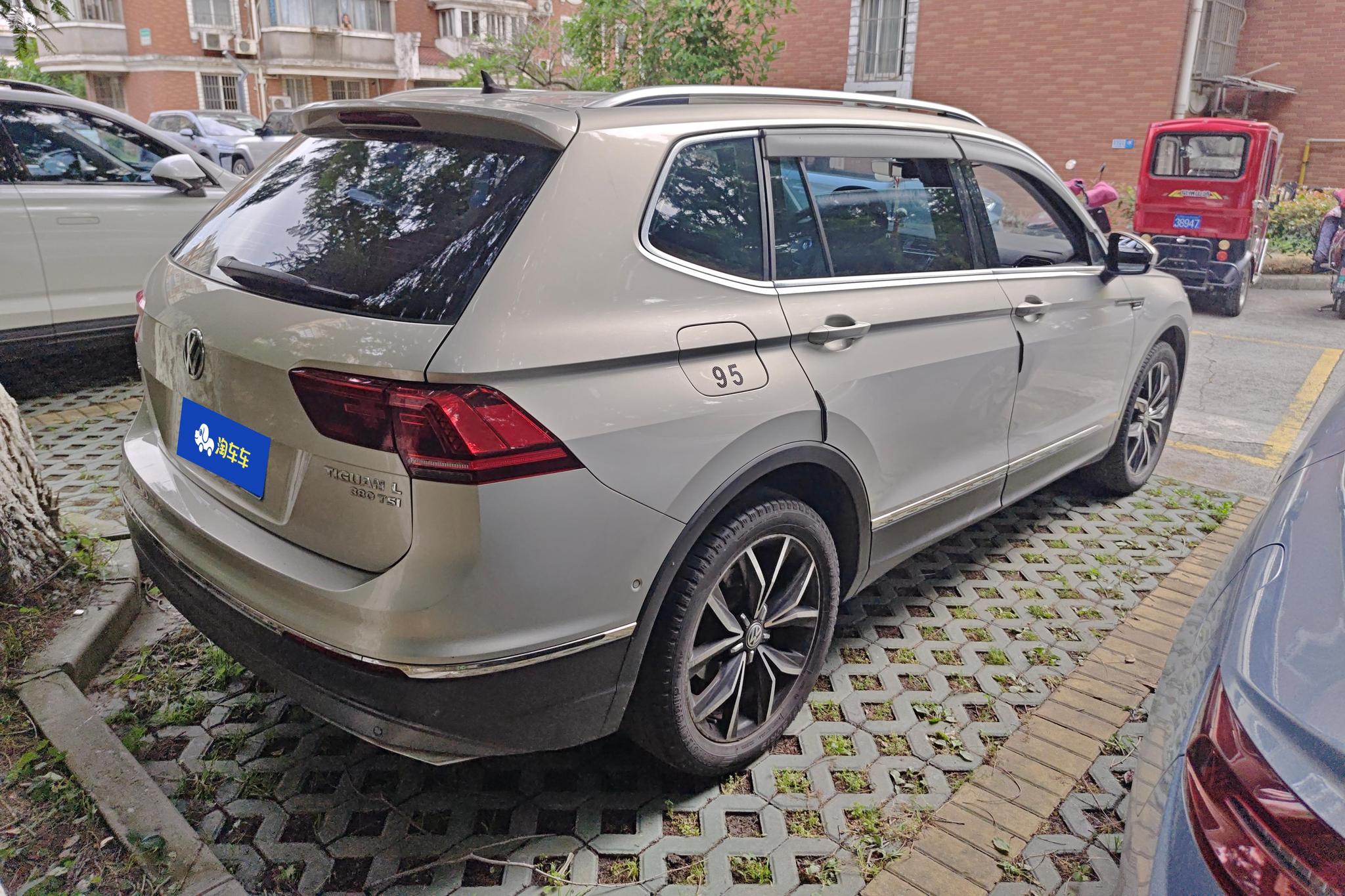 Volkswagen Tiguan L L 2017 380TSI AT Flagship