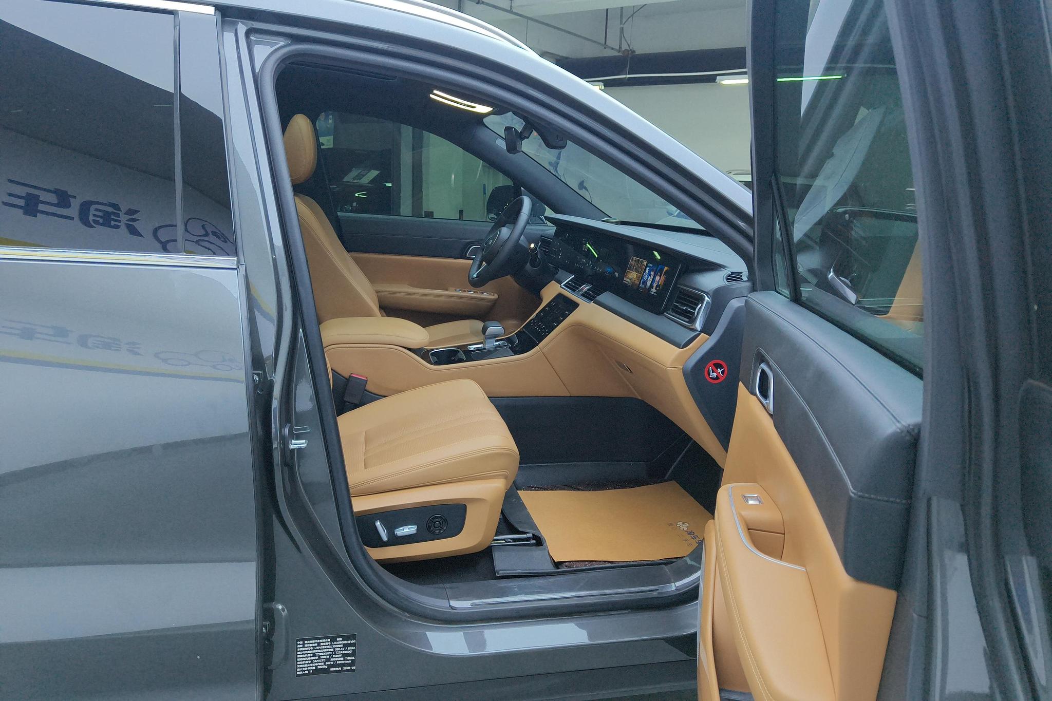 Li Auto ONE 2020 6 мест