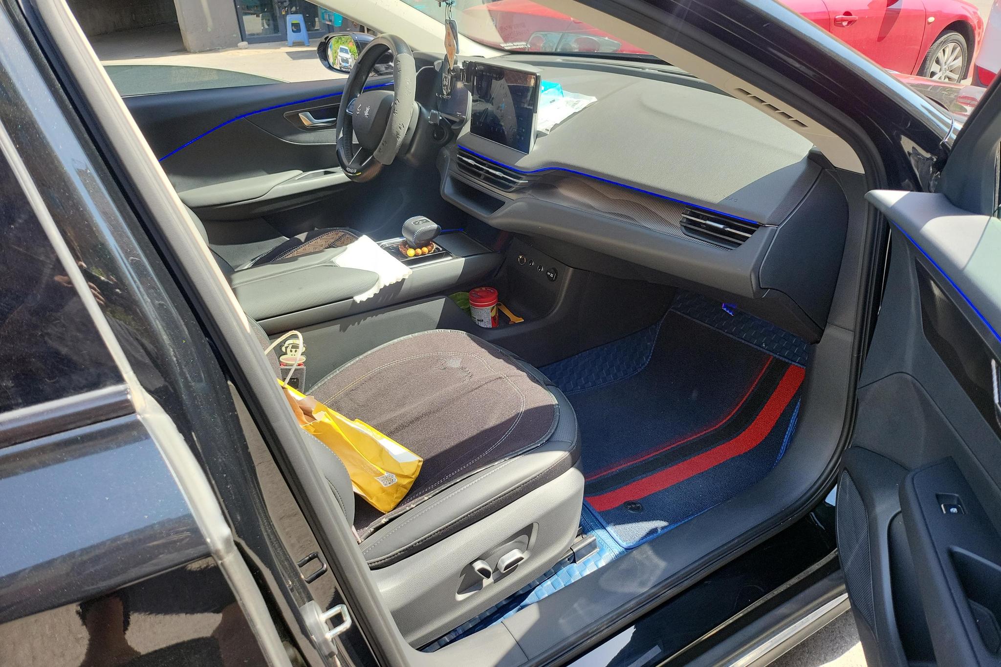 Hongqi E-QM5 2022 431km 5 мест