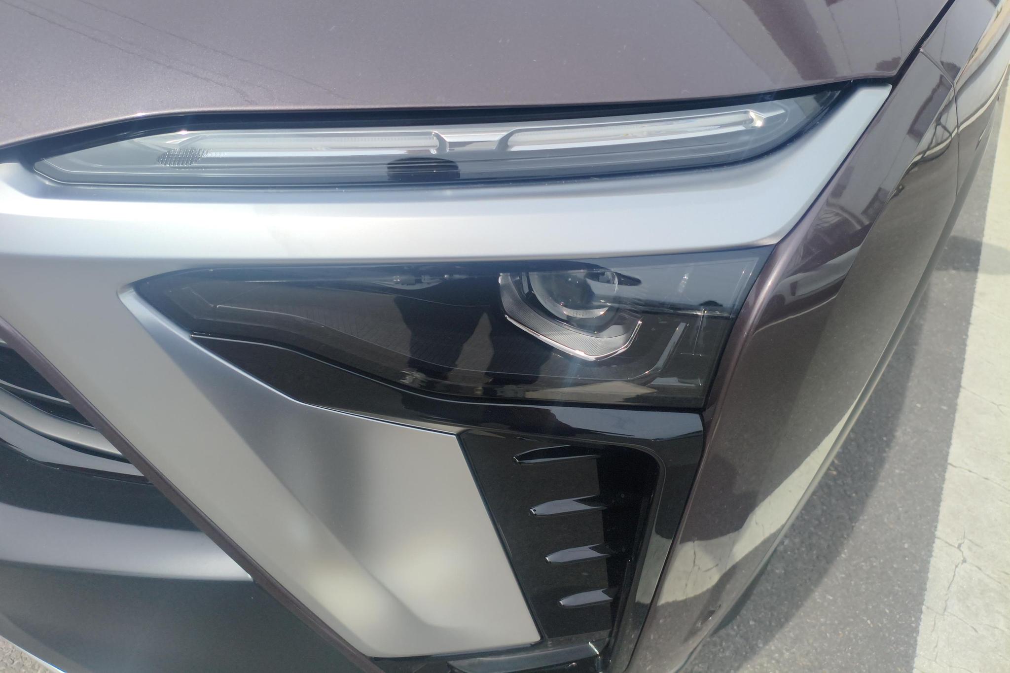 NIO ES8 2020 450KM мест