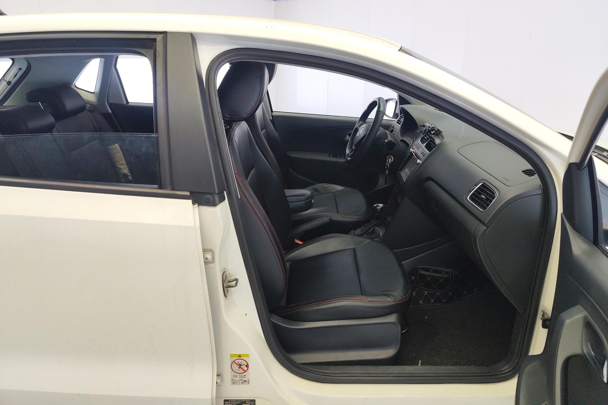 Volkswagen Polo 2014 1.4L AT Comfort