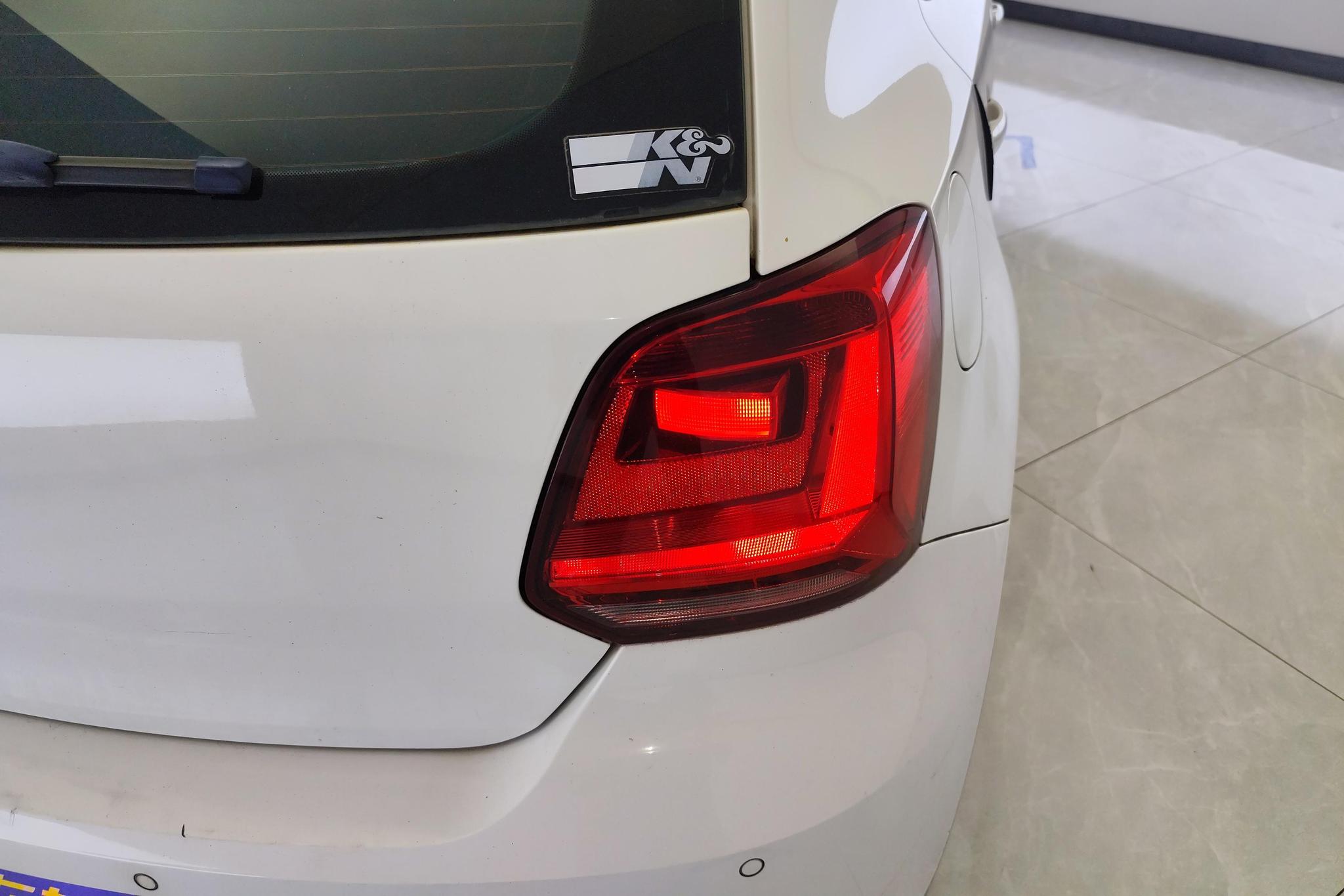 Volkswagen Polo 2014 1.4L AT Comfort