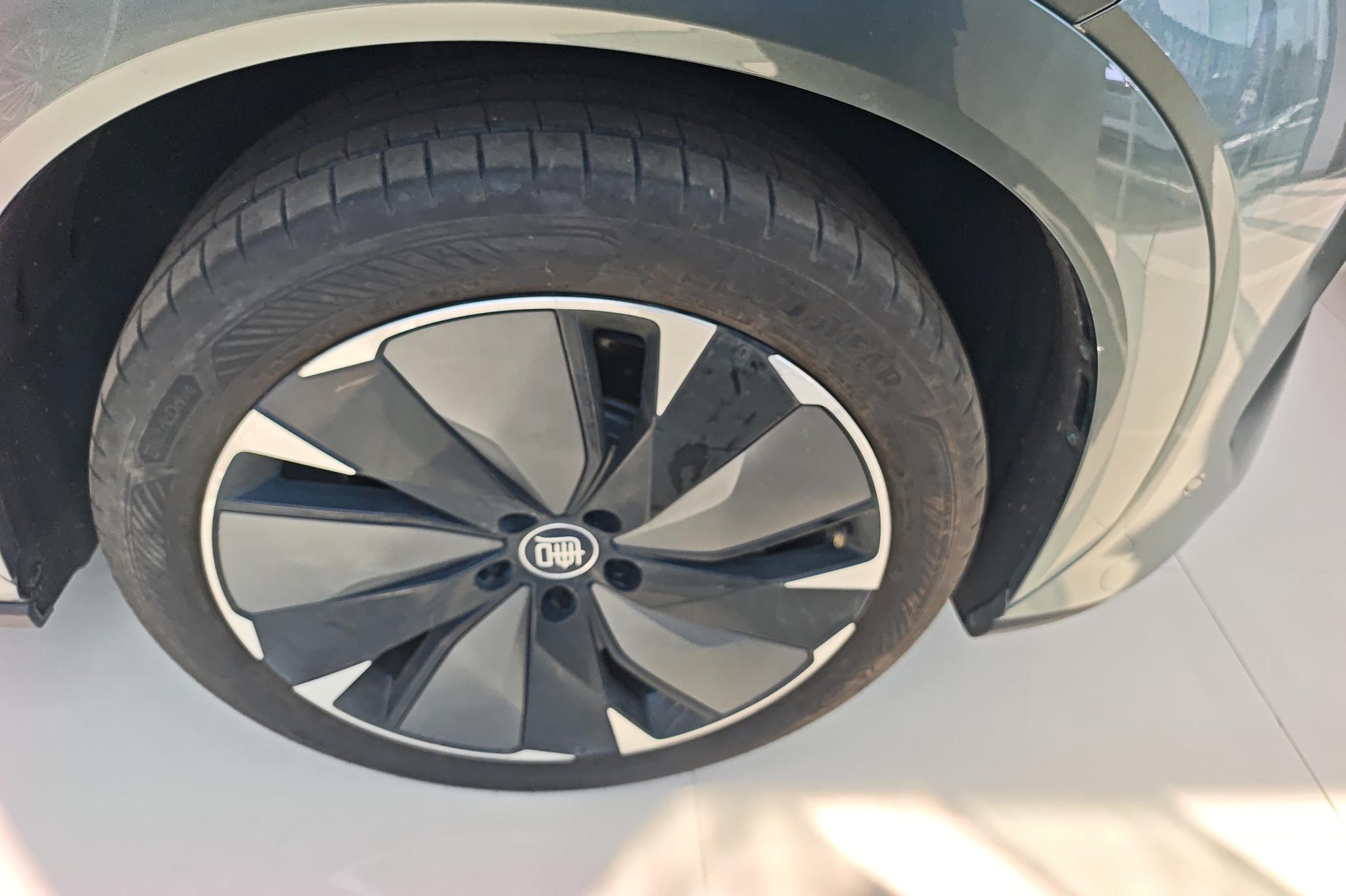 BYD Tang L DM L DM 2025 DM-p 175KM