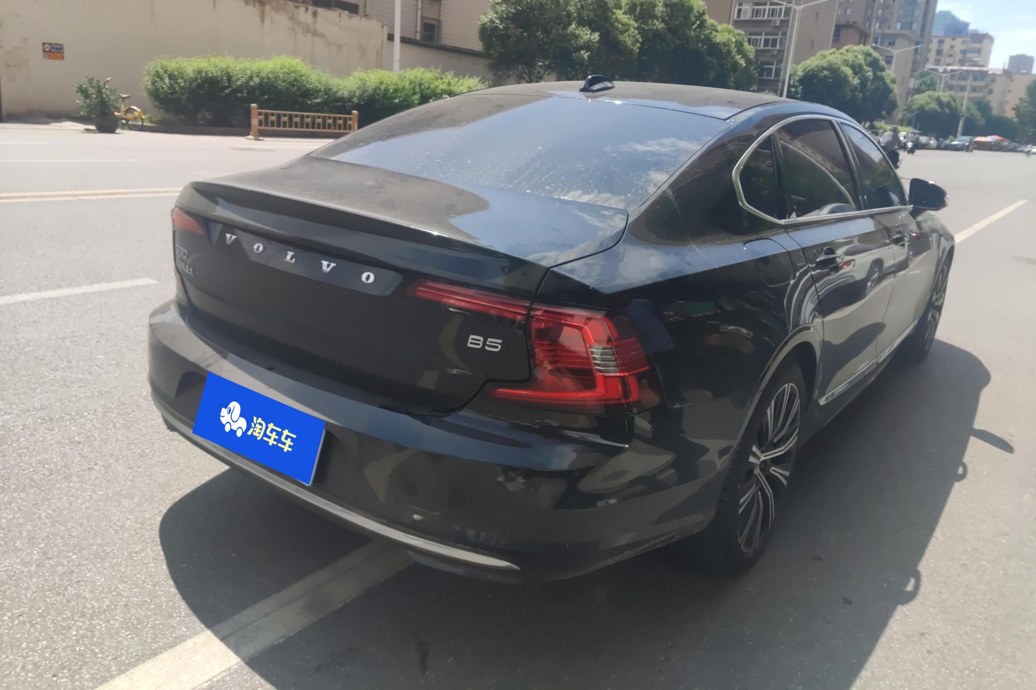 Volvo S90 2025 B5 Luxury
