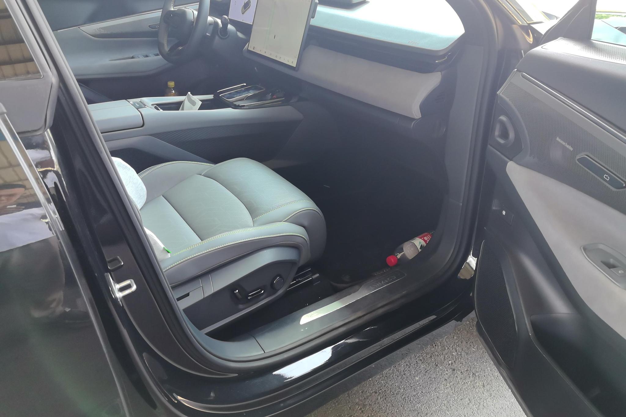 Lynk & Co 08 EM-P 2025 120 Pro