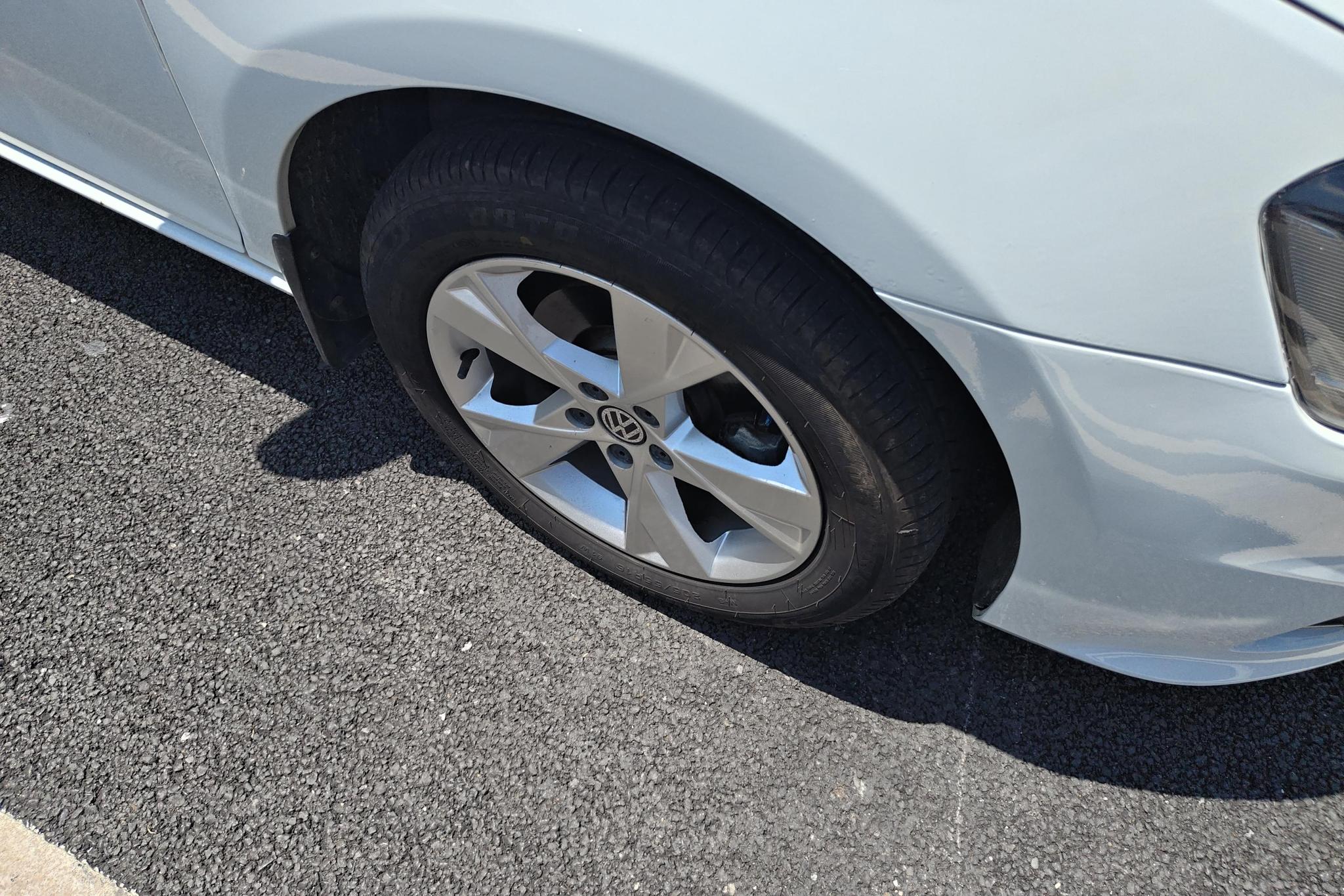 Volkswagen Bora 2015 1.6L MT Fashion