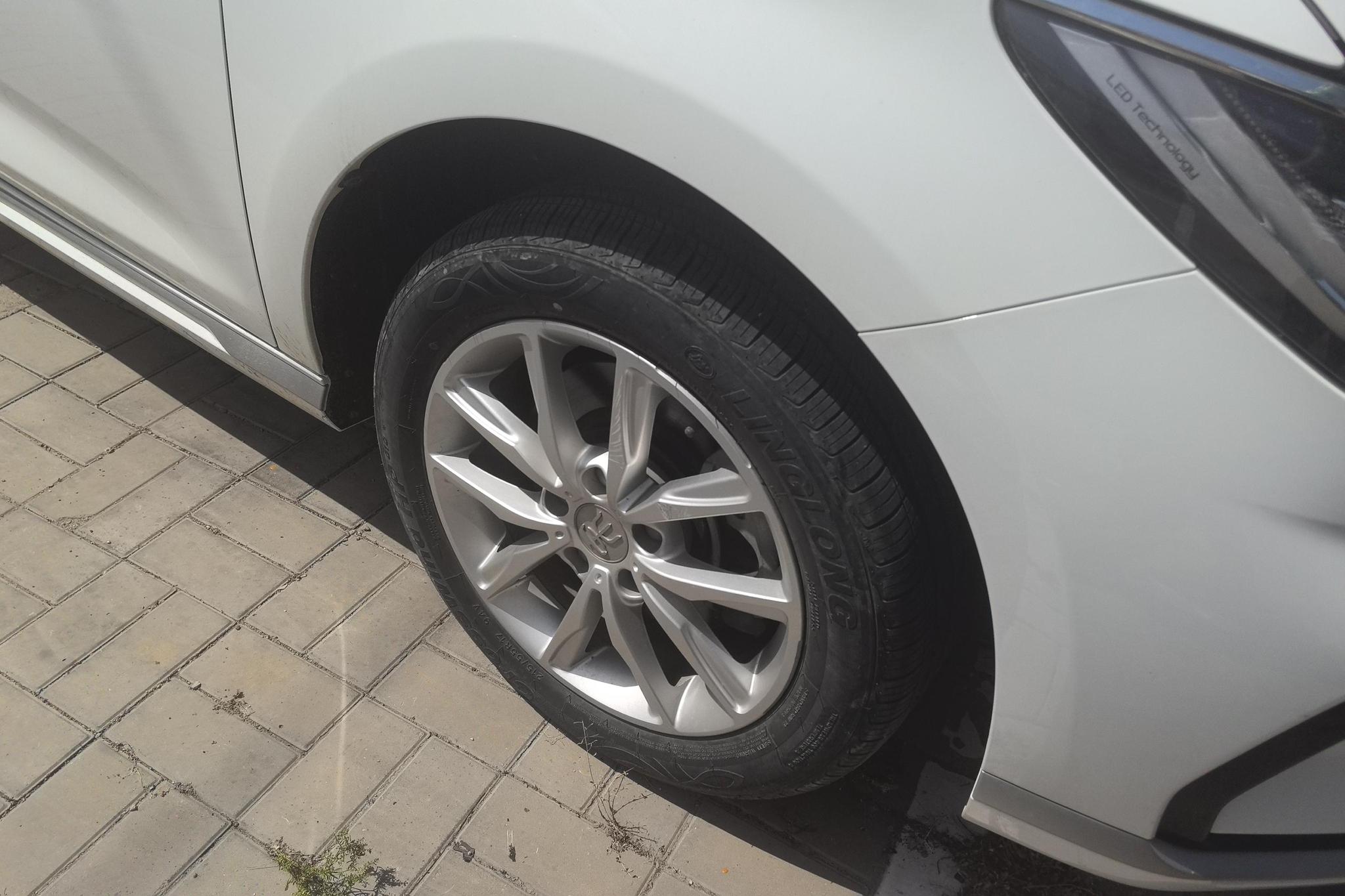 BYD Song MAX MAX 2021 1.5T MT Luxury 7 мест