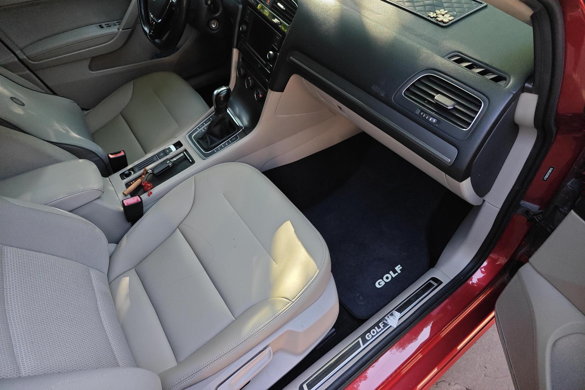 Volkswagen Golf 2015 1.4TSI AT Comfort
