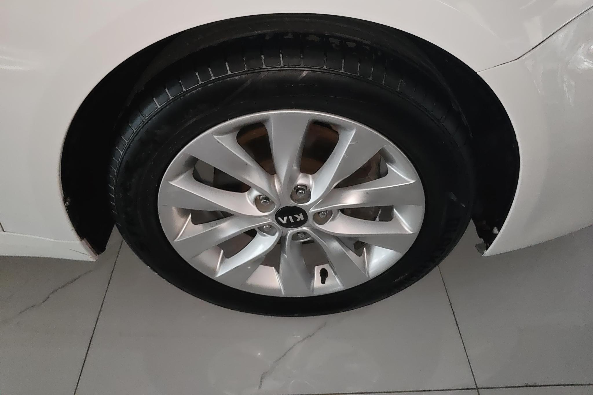 Kia K5 2016 1.6T AT LUX