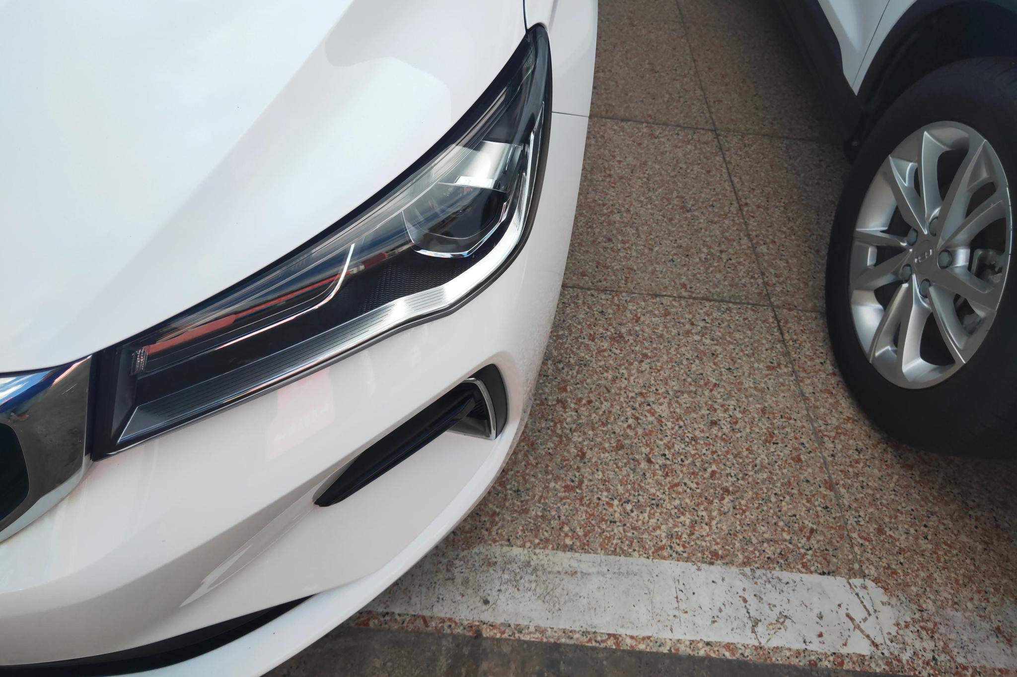 Geely Emgrand 2022 4 1.5L CVT Luxury