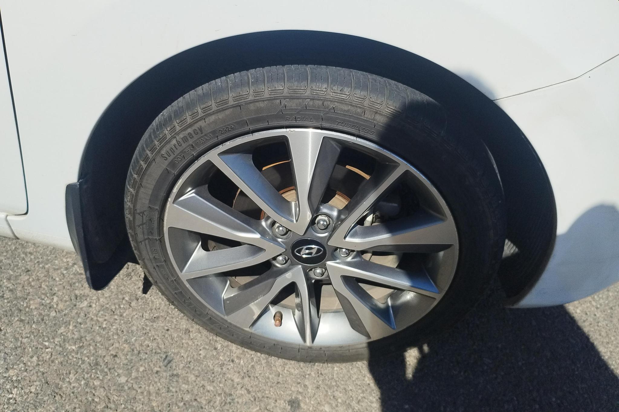 Hyundai Elantra 2015 1.6L AT Lead