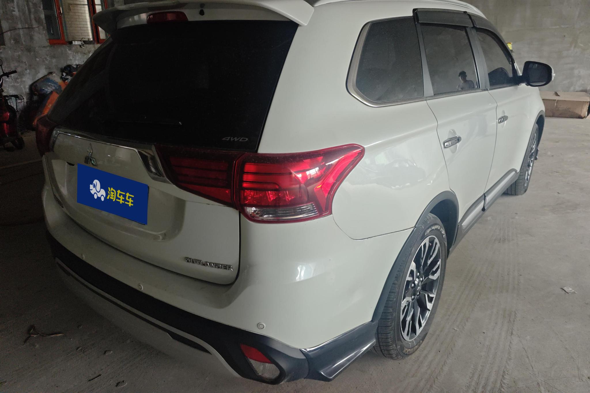 Mitsubishi Outlander 2020 2.4L 5 мест