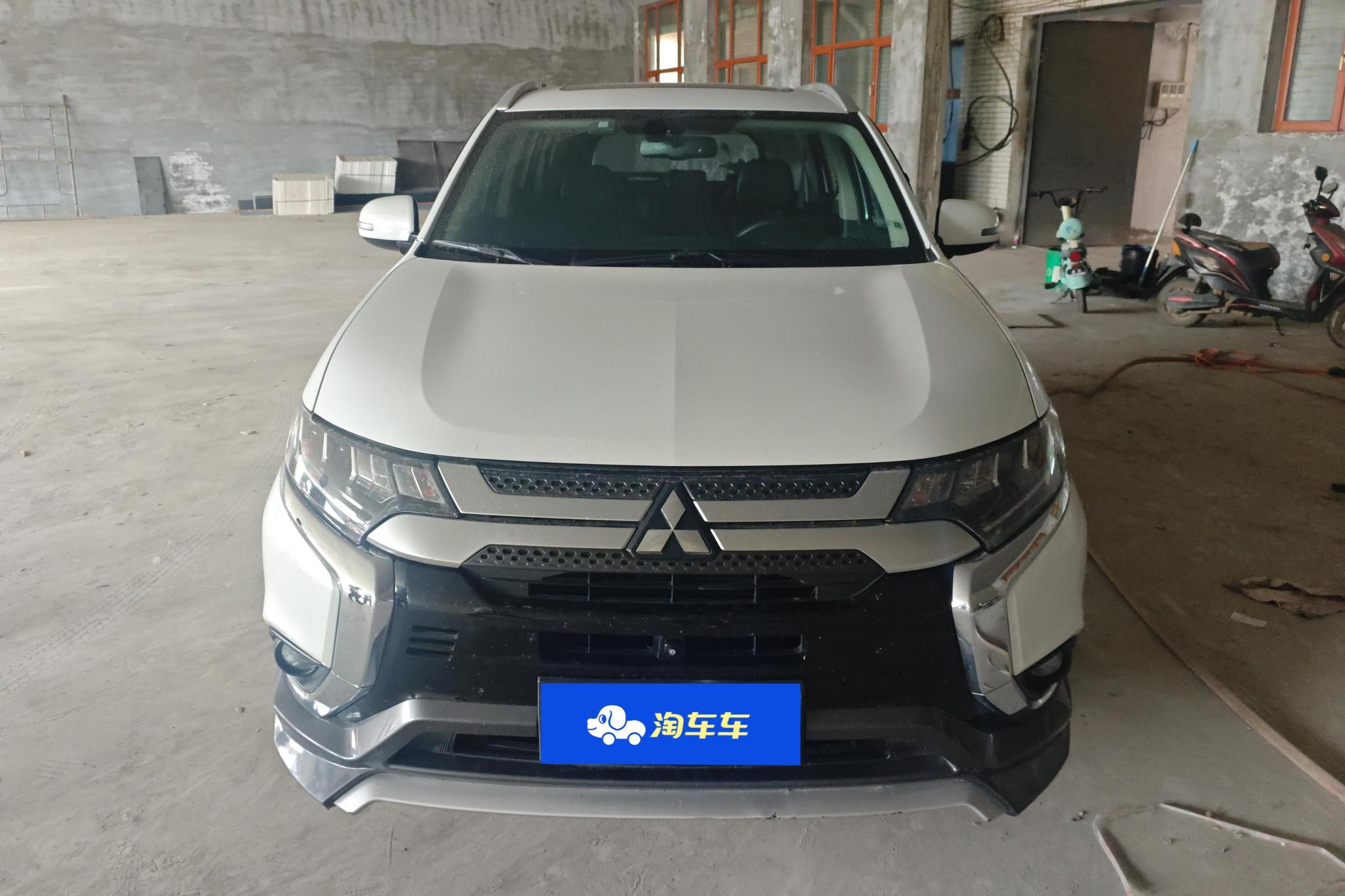 Mitsubishi Outlander 2020 2.4L 5 мест