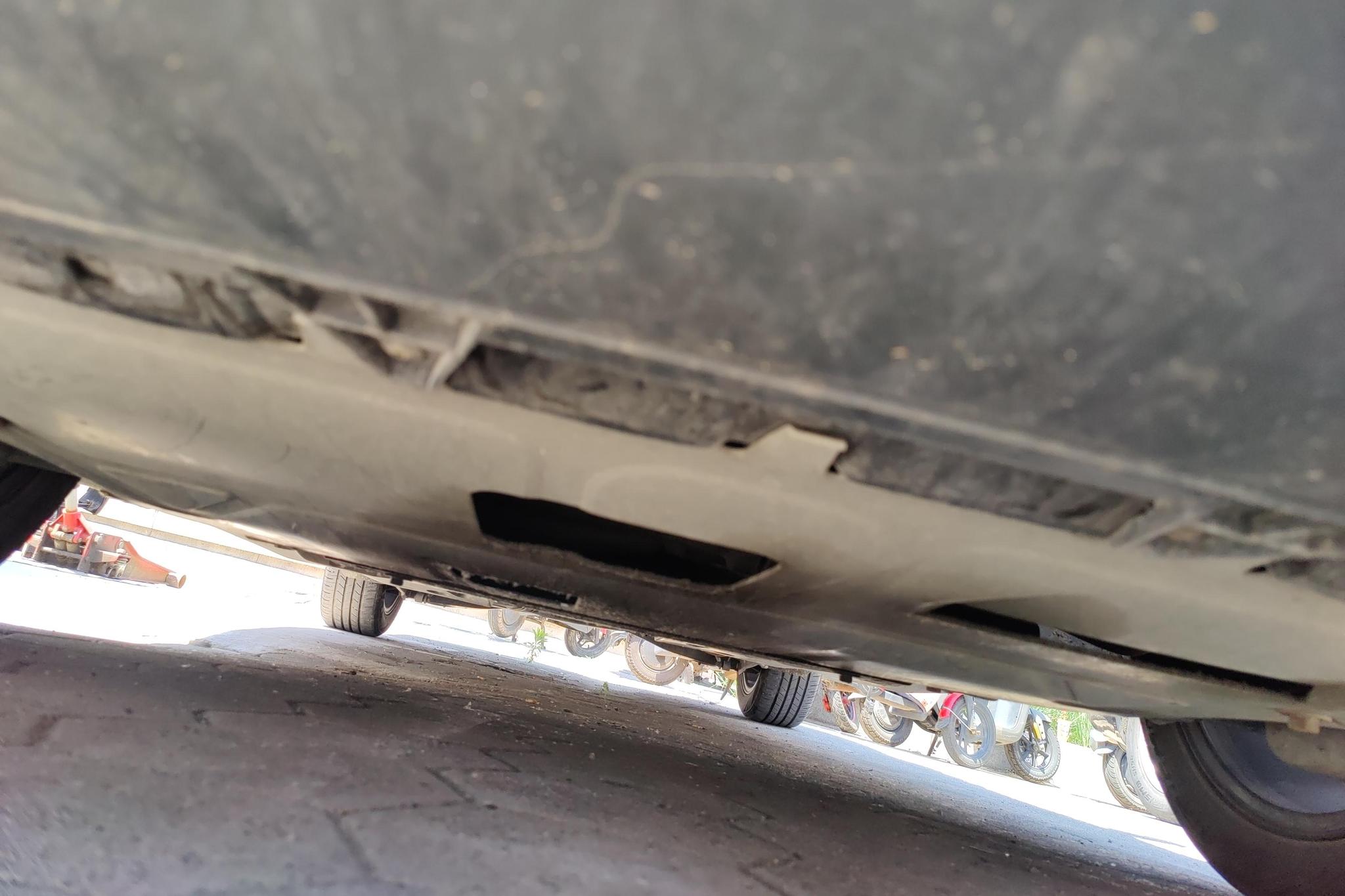 Volkswagen Sagitar 2015 1.6L MT Comfort