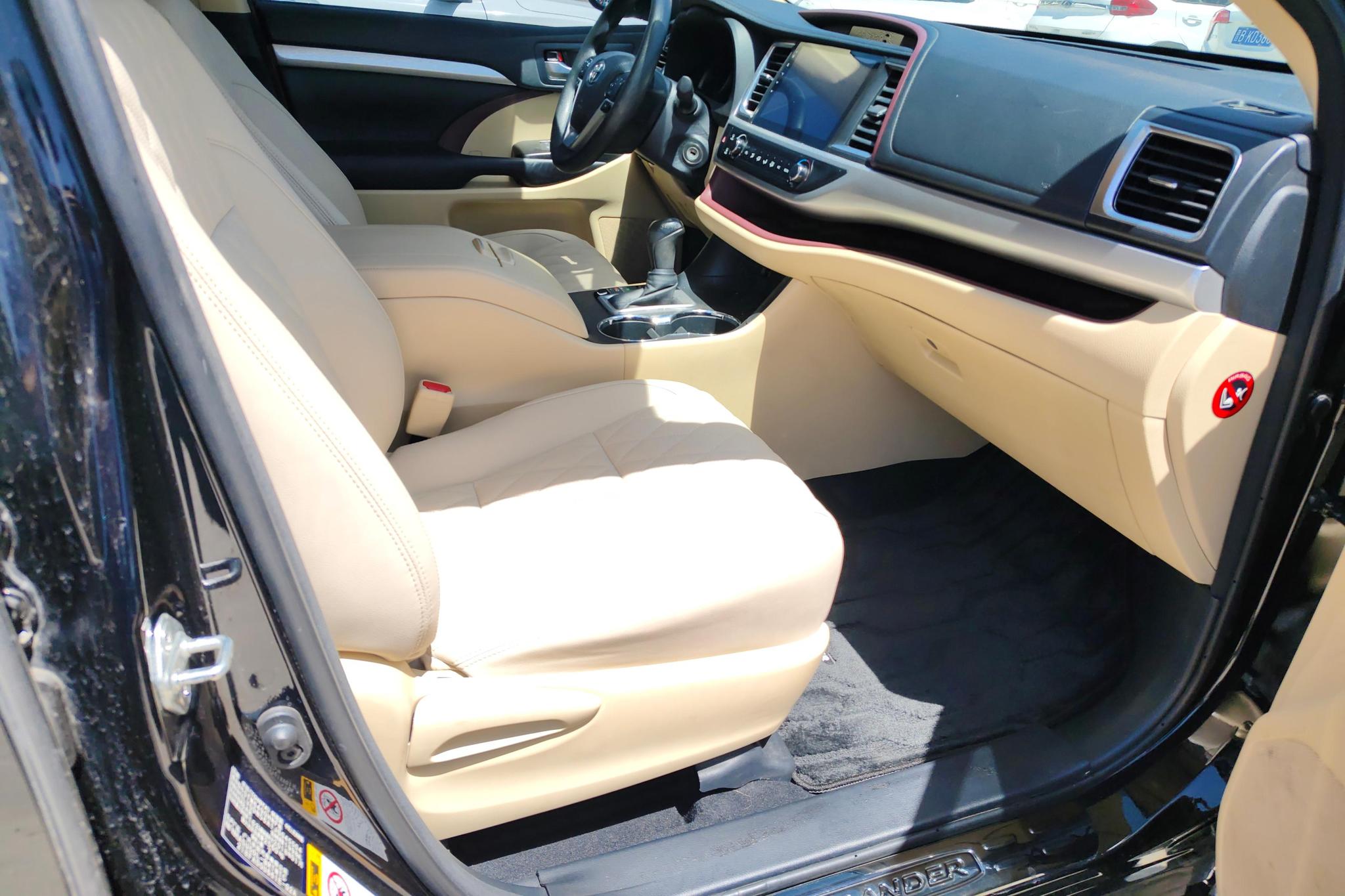 Toyota Highlander 2017 2.0T Elite 7 мест