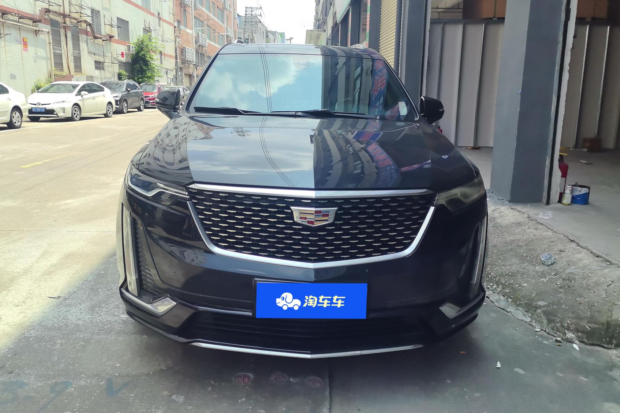 Cadillac XT6 2022 2.0T мест Luxury