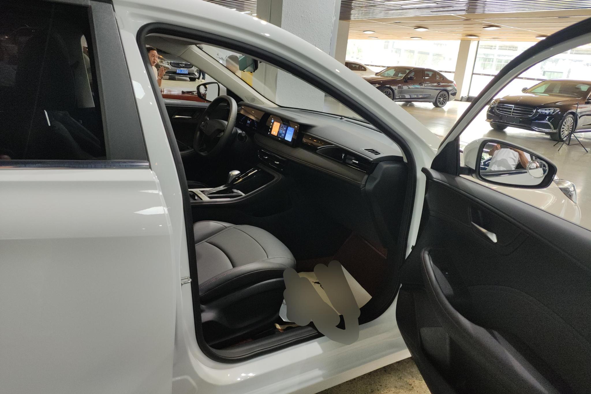 Roewe i5 2023 1.5L CVT Luxury