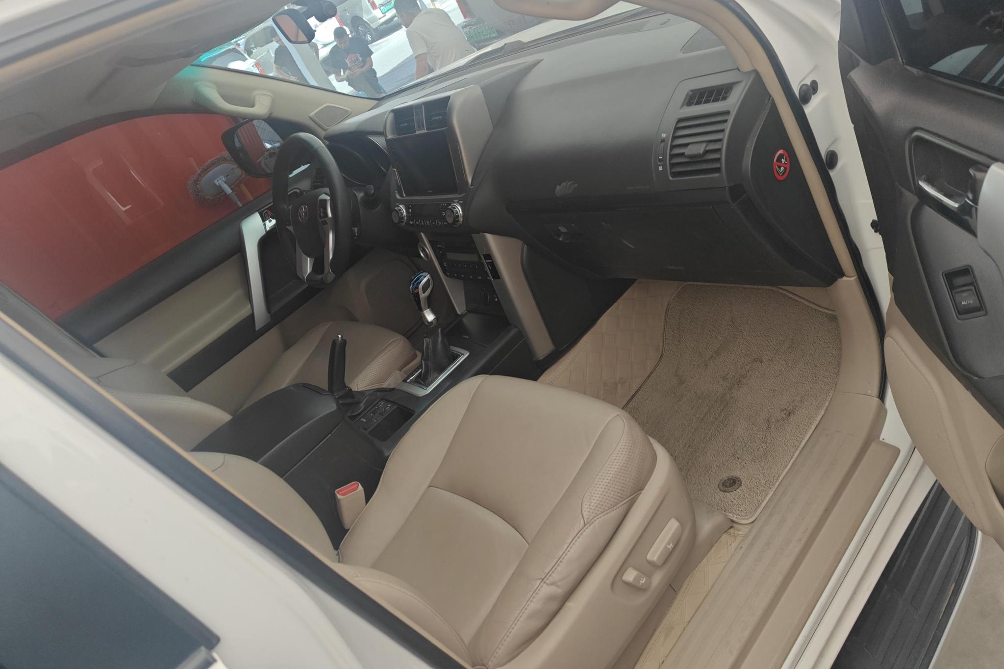 Toyota Land Cruiser Prado 2010 4.0L AT TX