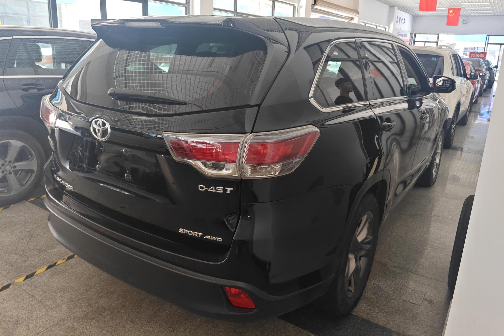 Toyota Highlander 2015 2.0T Luxury 7 мест